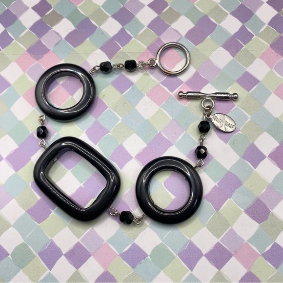 WHITE HOUSE BLACK MARKET Glass Geometric Toggle Clasp Silver Tone Bracelet - Picture 5 of 6